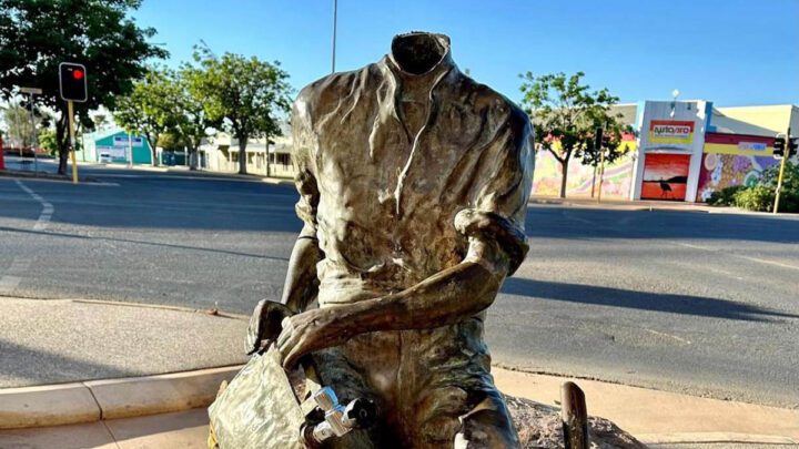 Paddy Hannan Statue Online