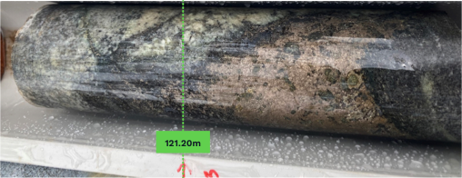 Semi-massive sulphides hosted by mafic -pyrrhotite >> pyrite